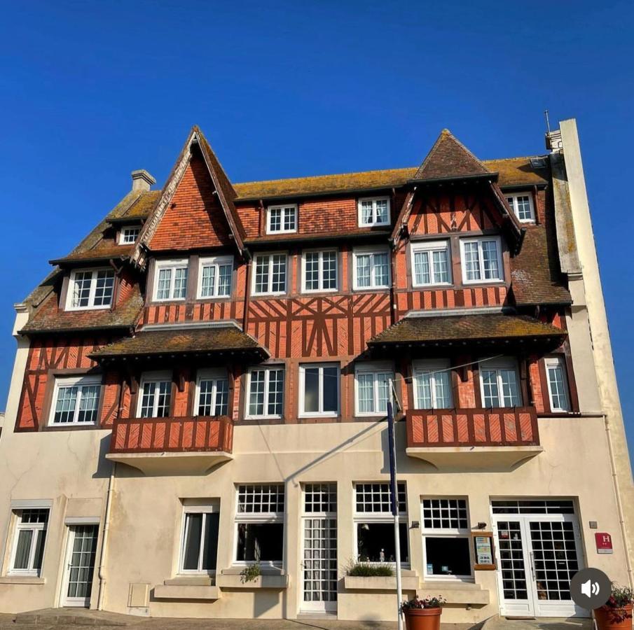 Hotel De La Mer: Charming Beachfront Boutique in Deauville-Blonville Exterior photo